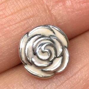 Genuine PANDORA Rose Garden White ENAMEL Flower STUD Earrings #290554EN40 Rare